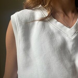 Aritzia TNA Cozy Fleece Sweater Vest